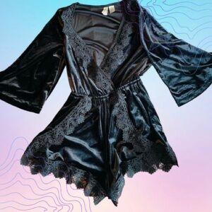 DIVIDED Black Velvet Lace Romper Women’s Size 4